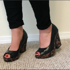 Sofft brand leather pumps